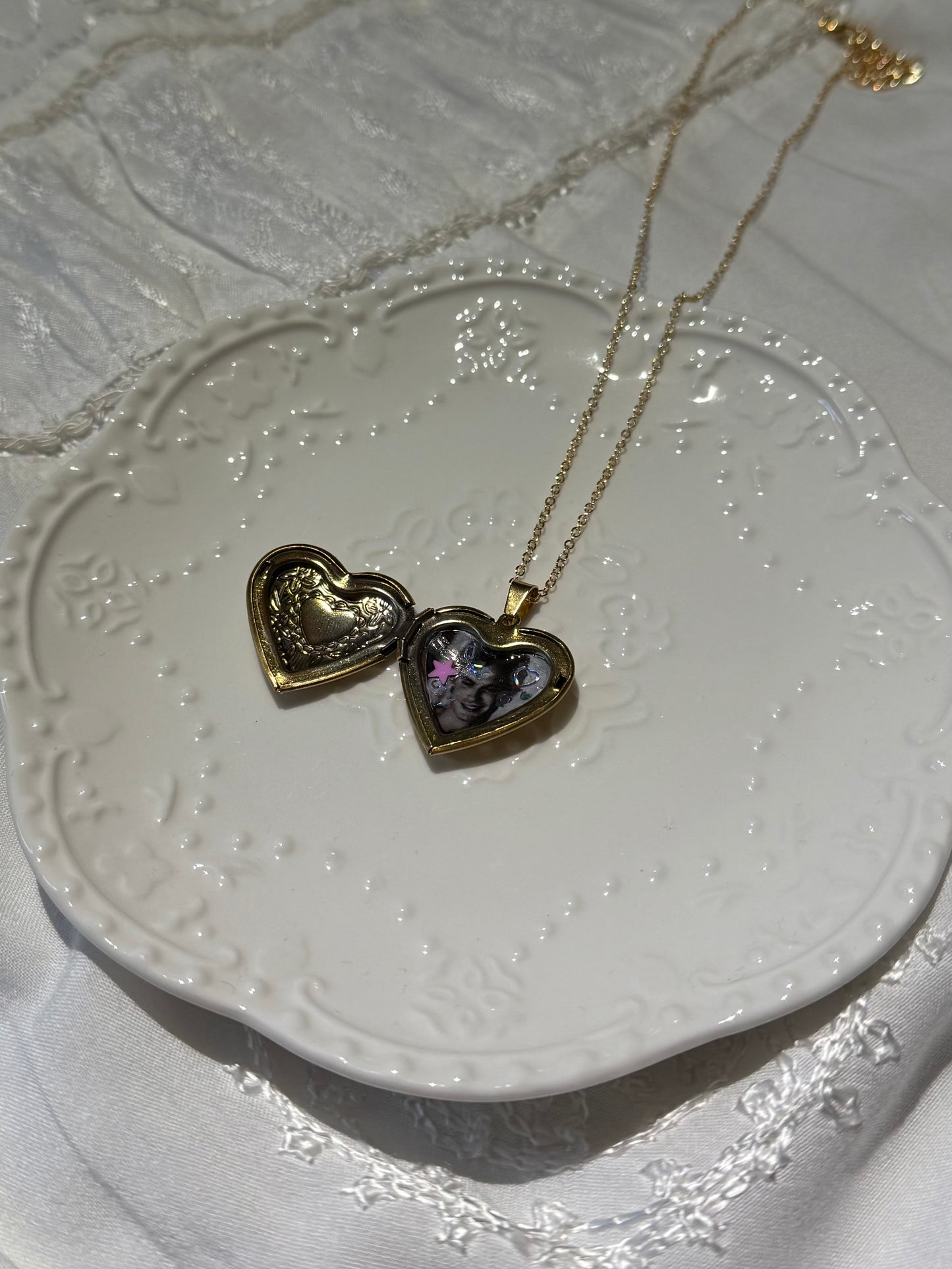 lyra locket necklace