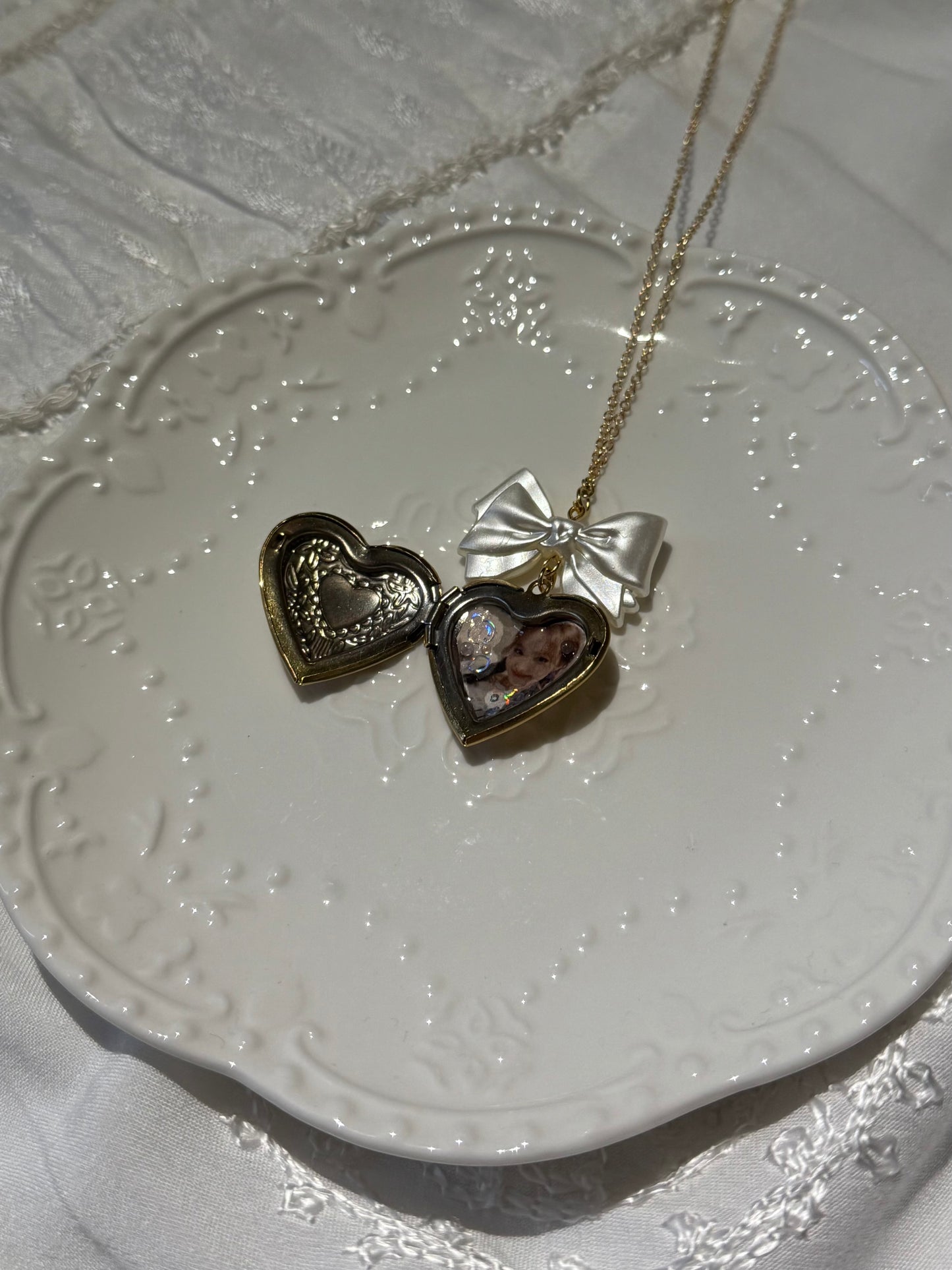 lyra locket bow necklace
