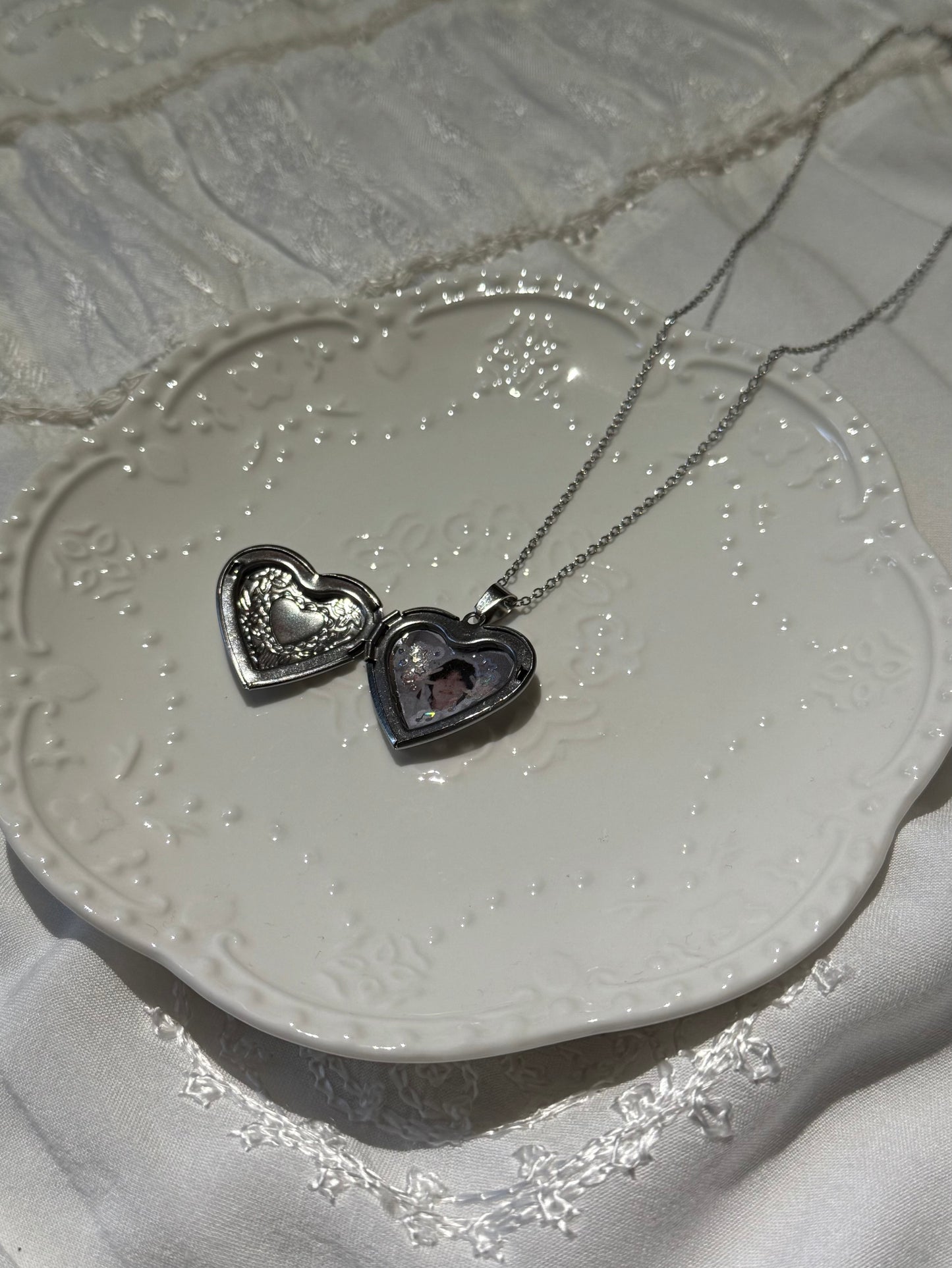 lyra locket necklace